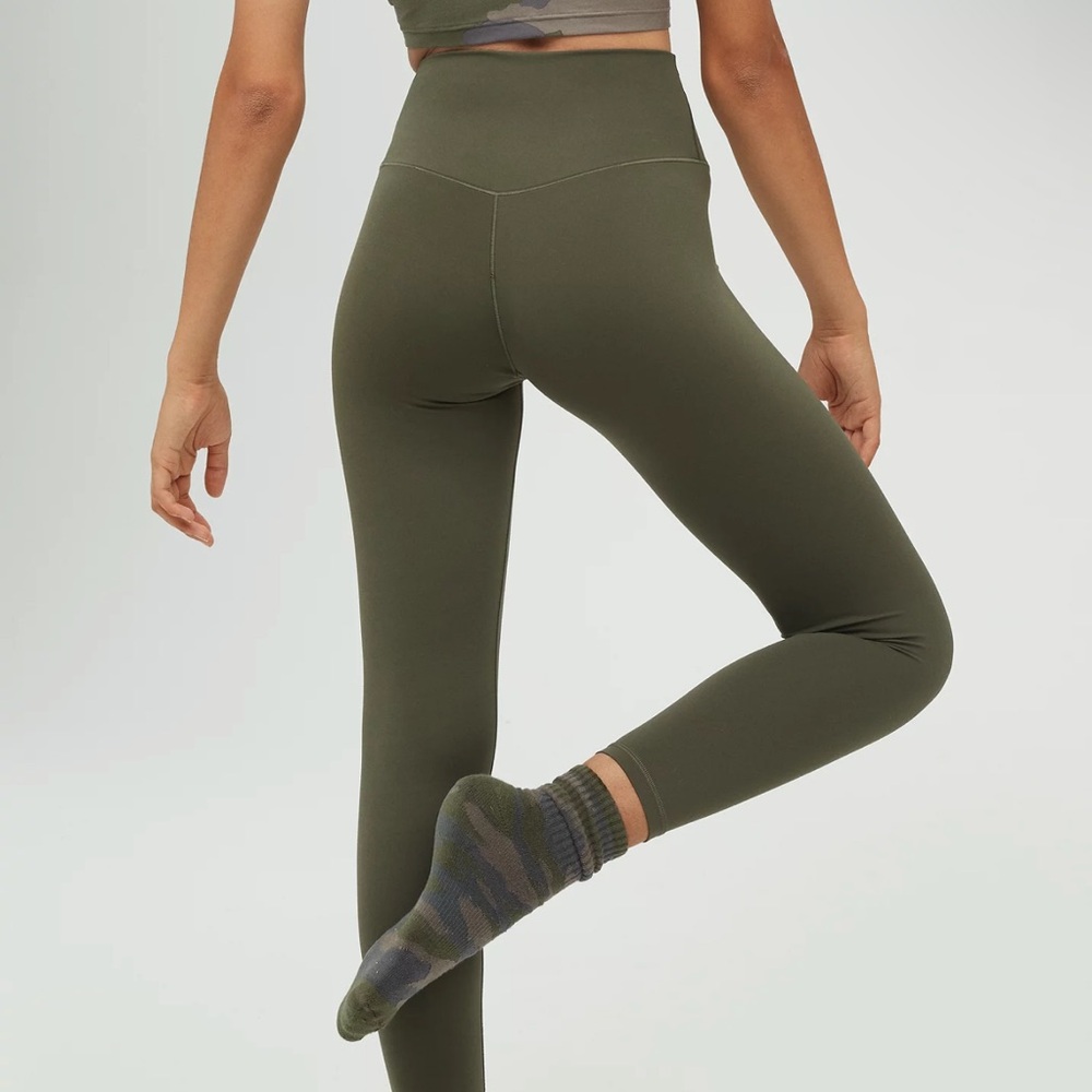 NWOT OFFLINE By Aerie High Waisted Legging Sz S - Olive Green